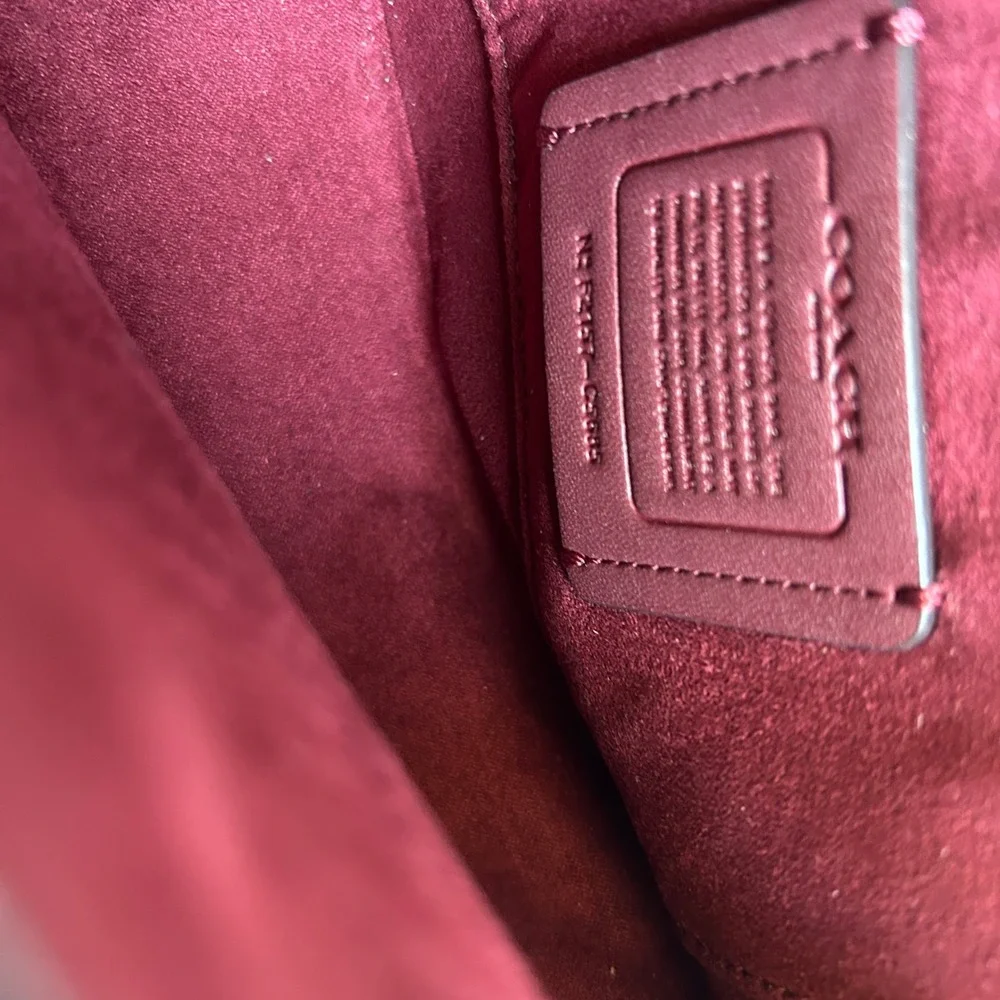 Coach Kleo 17 Red Pebbled Leather Shoulder Bag Excellent